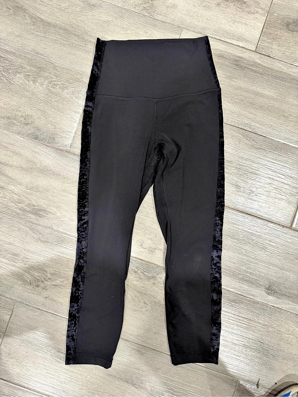 Lululemon Align Super High-Rise Crop *Velvet Black Leggings Size 6